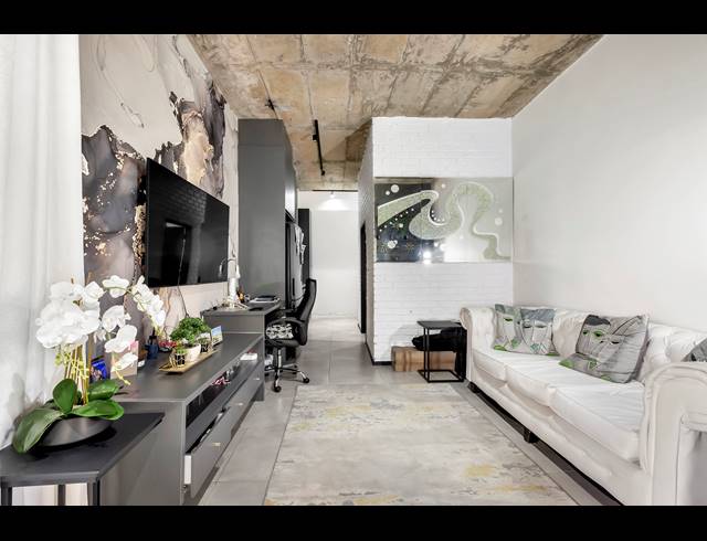 1 BEDROOM APARTMENT FOR SALE IN SANDOWN